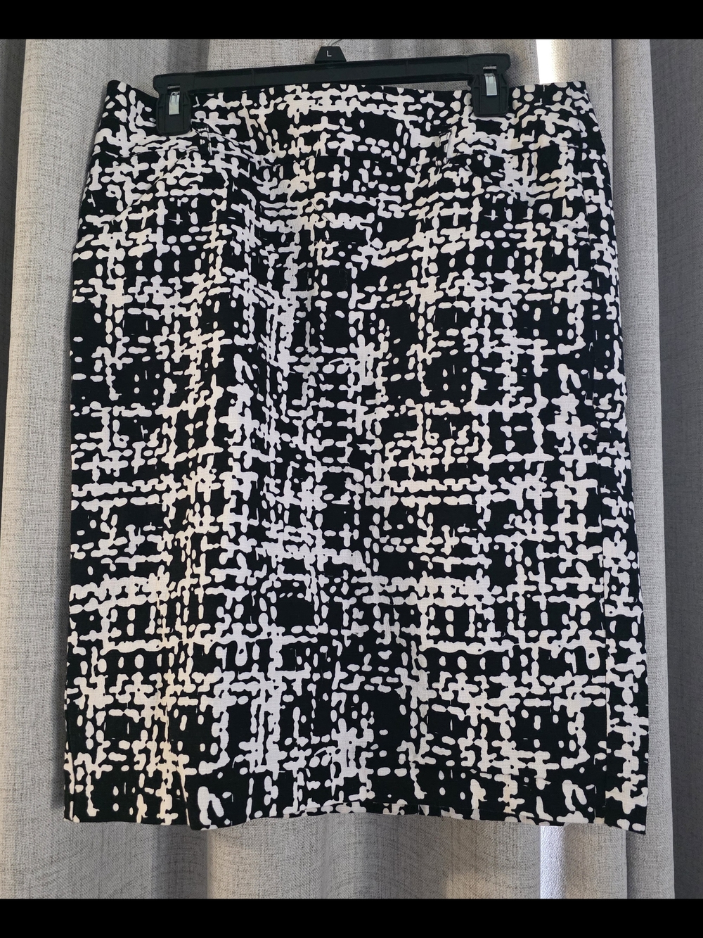 Dress Barn Black and White Abstract Pencil Skirt